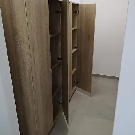 Apartment Amber Work